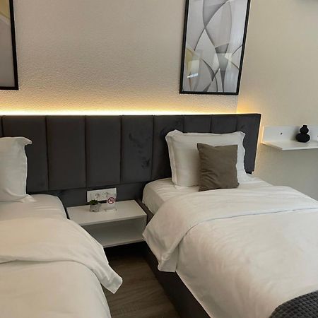 Apartment Prizreni-Free Private Parking المظهر الخارجي الصورة